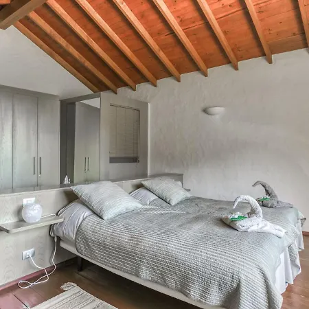 Cozy Holiday In San Mateo With Jacuzzi